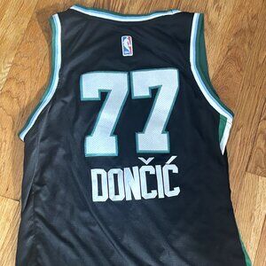 100% Authentic Luka Doncic Nike 2019 All Star Team World Jersey Size 44 M Mens